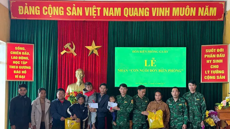 Bộ đội Biên phòng nhận nuôi con của hai vợ chồng mất tích trong vụ sạt lở tại Hùng Sơn
