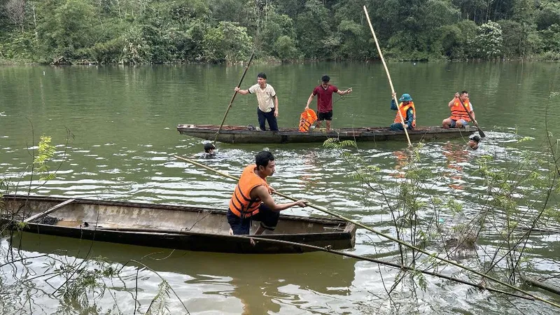 Đà Nẵng: Ghe chở 7 người đi làm rẫy bị lật, một người tử vong