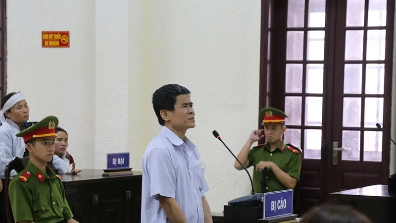 Lãnh án 13 năm tù vì đâm chết người khi hát karaoke