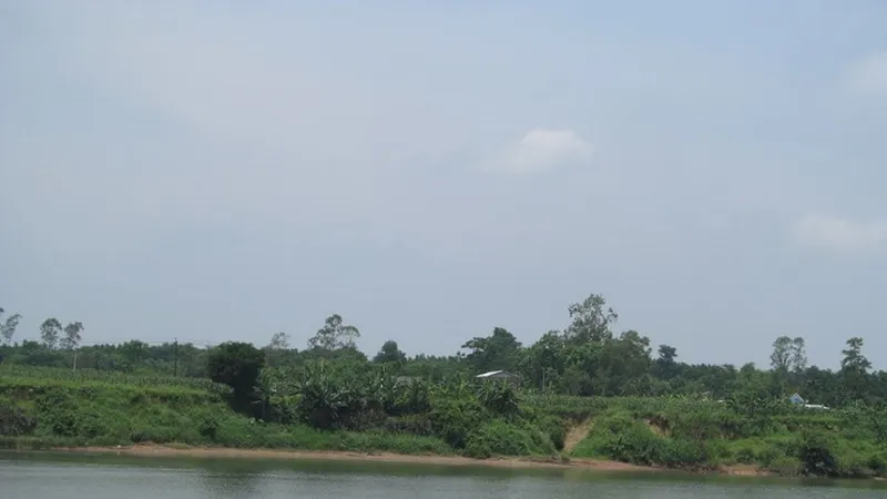  Tàu chở cát chìm trên sông Thạch Hãn, một người tử vong