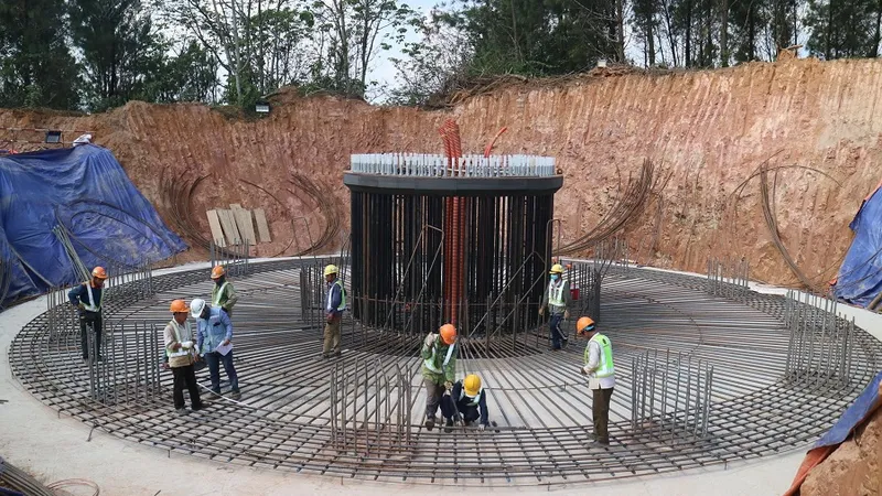 Các dự án điện gió trên địa bàn tỉnh Quảng Trị đang khẩn trương thi công, lắp đặt để kịp hoàn thành, phát điện trước ngày 1/11/2021.