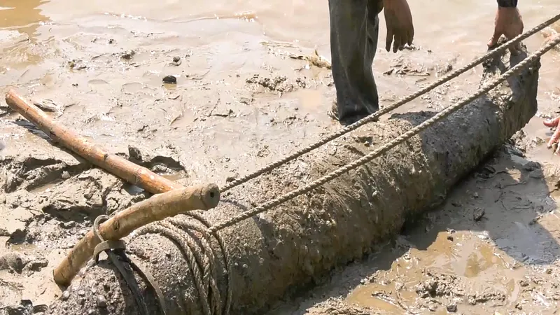 Phát hiện quả bom nặng 227 kg dưới lòng sông Thạch Hãn
