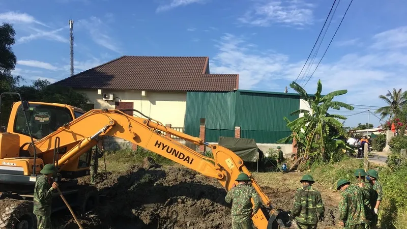 Đội Quy tập hài cốt liệt sĩ 584 đang tích cực khảo sát, mở rộng khu vực tìm kiếm các hài cốt liệt sĩ. Ảnh: TÀI TUYẾN