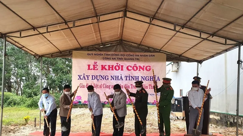 Khởi công xây dựng nhà tình nghĩa tặng thân nhân liệt sĩ Công an nhân dân 