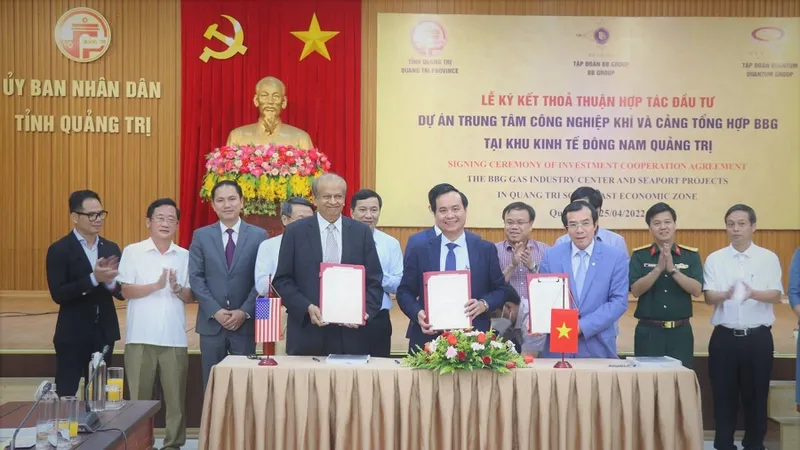 Quảng Trị: Ký kết thỏa thuận hợp tác đầu tư 2 dự án trị giá 5,5 tỷ USD