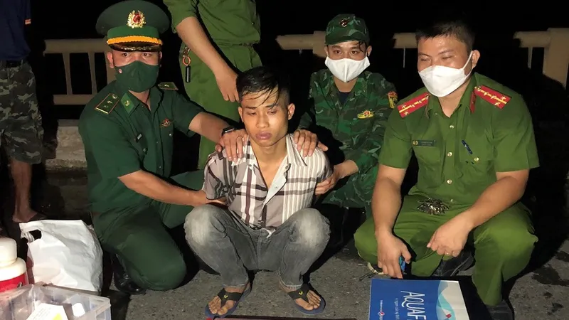 Bắt đối tượng vận chuyển 19.000 viên ma túy