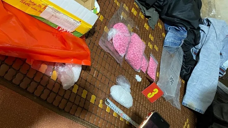 Bắt giữ đối tượng cất giấu tại nhà riêng 1,5kg ma túy