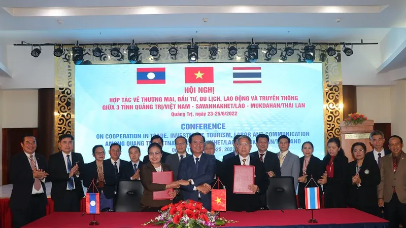 Lãnh đạo 3 tỉnh Quảng Trị (Việt Nam), Savannakhet (Lào) và Mukdahan (Thái Lan) ký kết hợp tác