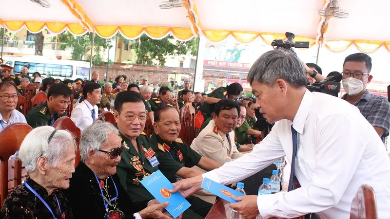 Tưởng niệm và tri ân các anh hùng liệt sĩ tại Thành cổ Quảng Trị