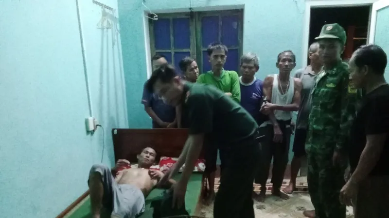 Tàu cá Quảng Trị chìm trên biển sau mâu thuẫn