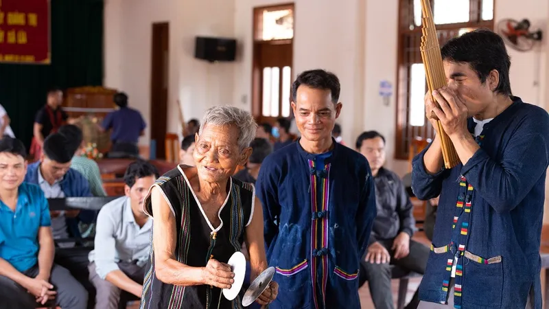 Lớp học "níu giữ" nét đẹp văn hóa truyền thống của người Vân Kiều, Pa Kô 
