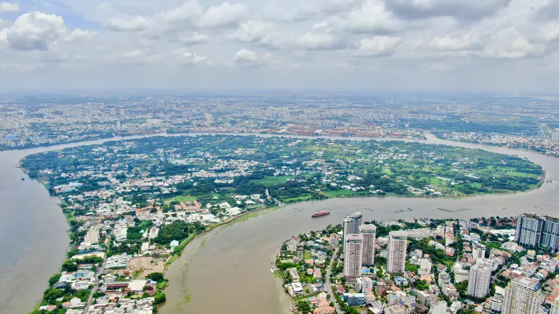 Bán đảo Bình Quới - Thanh Đa nhìn từ trên cao, khu vực đang được TPHCM triển khai dự án khu đô thị mới sau nhiều năm quy hoạch treo. Ảnh: HOÀNG HÙNG