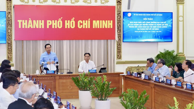 TPHCM bàn giải pháp tăng trưởng 2 con số giữa biến động thế giới