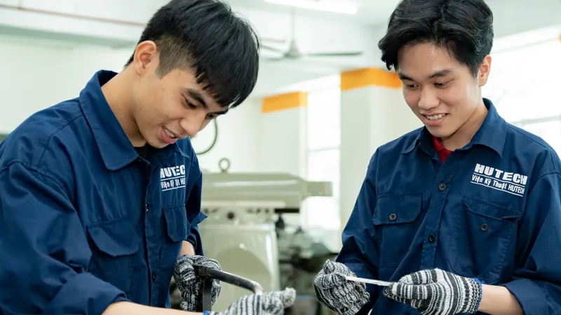 Học cơ khí ở đại học có quá khô khan như lời đồn? 