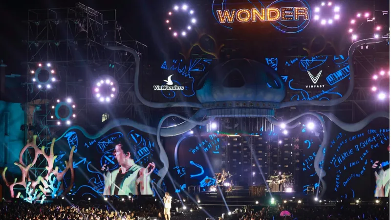 Hơn 8.000 khán giả “cháy” suốt hơn 6 tiếng cùng Charlie Puth và dàn sao Việt tại 8Wonder