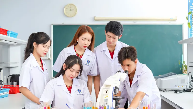 Khối ngành Sức khỏe - Trường Đại học Nguyễn Tất Thành