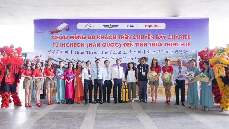 Nhà ga mới Phú Bài (Huế) đón đoàn khách Hàn Quốc đầu tiên