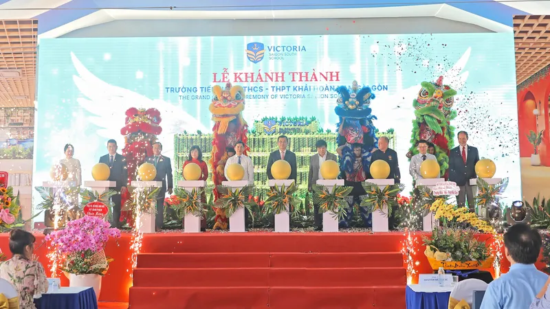 Khánh thành Trường Tiểu học - THCS - THPT Khải Hoàn - Nam Sài Gòn (Victoria School), mở ra năm học đầu tiên với mô hình Happy School
