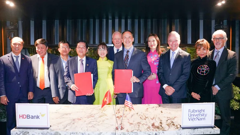 Đại học Fulbright Việt Nam và HDBank ký kết cung cấp vốn đối ứng nhân chuyến thăm của Tổng thống Hoa Kỳ Joe Biden tới Việt Nam