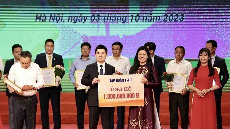 T&T Group ủng hộ 1 tỷ đồng cho Quỹ “Vì người nghèo” thành phố Hà Nội