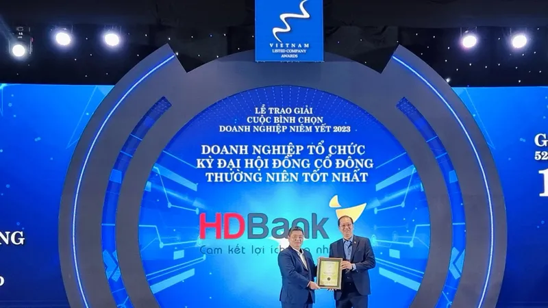 TOP 10 Báo cáo thường niên tốt nhất khối Tài chính có gì khác biệt?