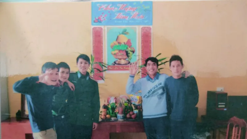 Ăn tết dân, nhung nhớ tết quân
