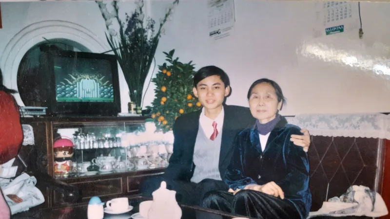 Nhìn ảnh, nhớ tết xưa còn mẹ