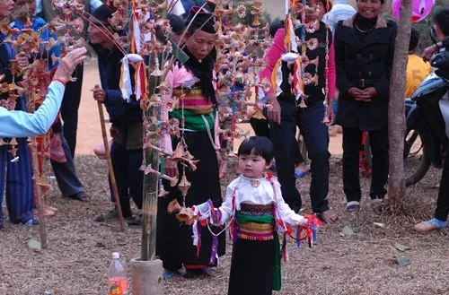Tết Mường áo mẹ bây giờ vẫn xanh