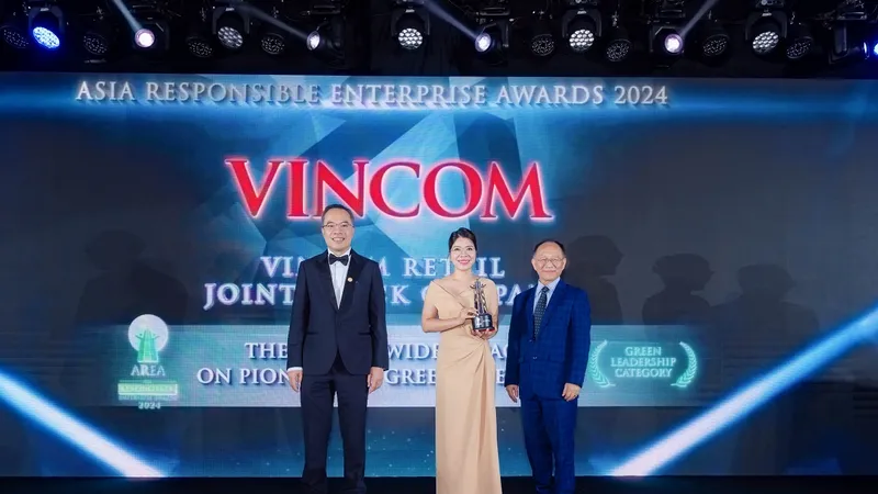 Vincom Retail liên tiếp nhận 2 giải thưởng danh giá, khẳng định vị thế dẫn đầu ngành bất động sản bán lẻ Việt Nam