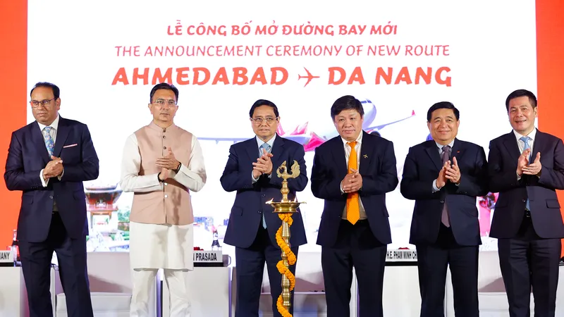 Vietjet chào đón hành khách thứ 200 triệu, công bố đường bay mới Ahmedabad (Ấn Độ) – Đà Nẵng