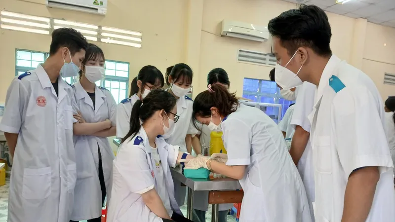 Lợi thế khi chọn trường chú trọng thực học thực hành