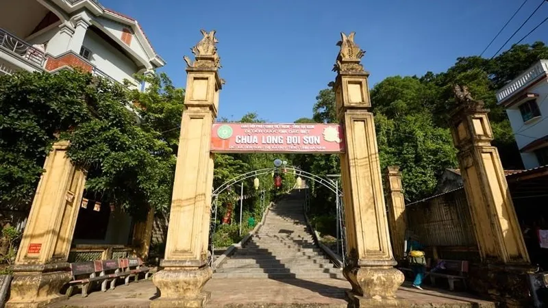 Vẻ đẹp cổ kính của ngôi chùa gần 1.000 năm tuổi tại Hà Nam