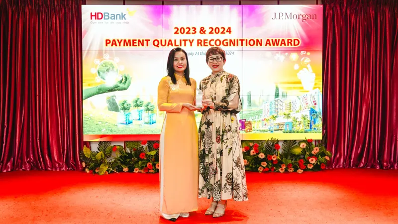 Ngân hàng duy nhất Việt Nam ba năm liên tiếp nhận bộ giải thưởng Thanh toán quốc tế từ J.P. Morgan Chase Bank 