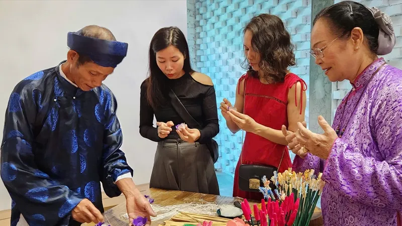 Khoác áo mới cho làng nghề truyền thống
