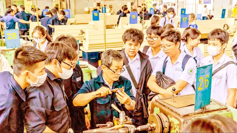 Chương trình giáo dục phổ thông 2018: Đổi mới công tác hướng nghiệp để hỗ trợ thí sinh