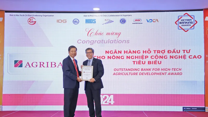 Agribank được vinh danh 3 giải thưởng Ngân hàng Việt Nam tiêu biểu 2024