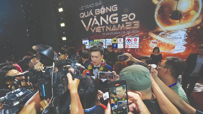 Vun đắp cảm xúc cho bóng đá Việt