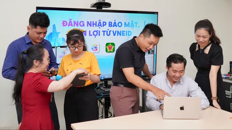 Hôm nay 14-11, app Công dân số Thành phố Hồ Chí Minh trình làng: Một chạm kết nối người dân - chính quyền