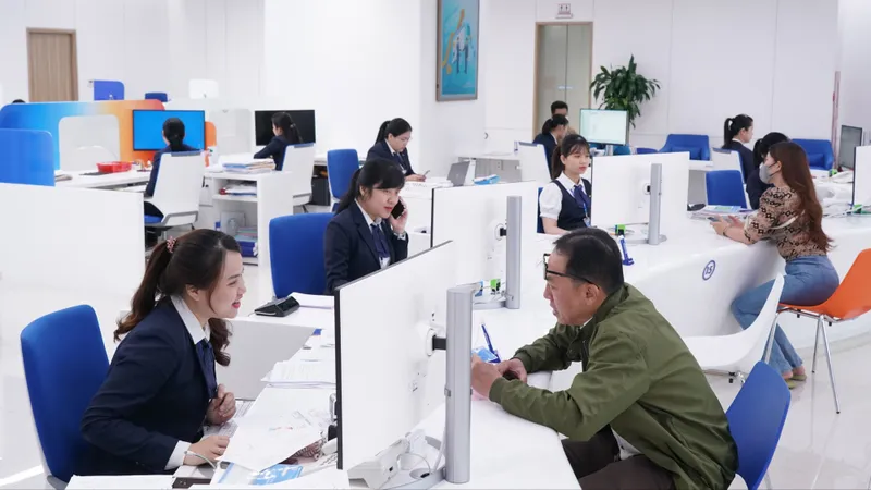Sôi động “bơm” tín dụng cho nền kinh tế