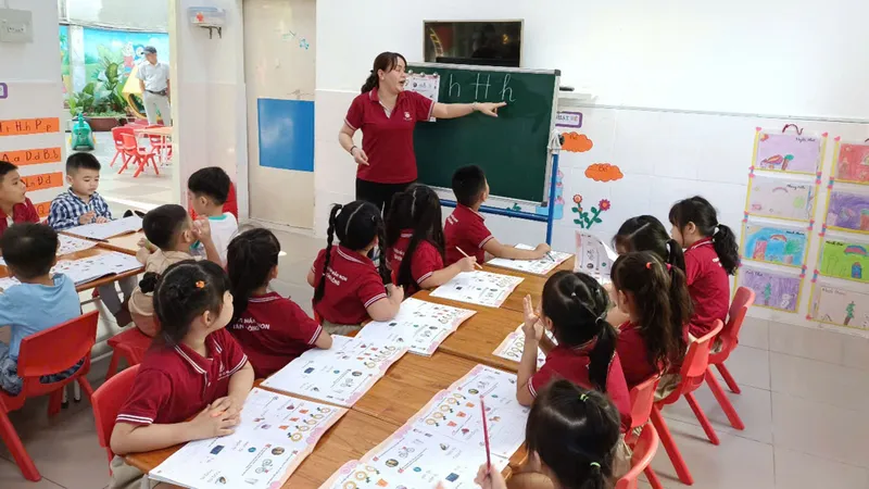 Dự thảo Luật Nhà giáo: Quan tâm quyền lợi nhà giáo ngoài công lập