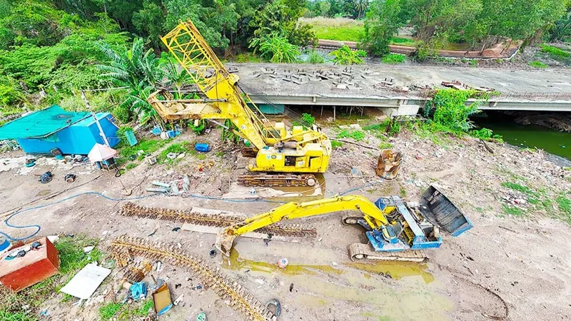 Những dự án ngàn tỷ "đắp chiếu" - Bài 3: Gần 10 năm chưa xong 2,7km đường