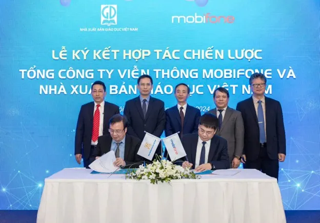 Cú bắt tay chiến lược giữa NXB Giáo Dục và Mobifone