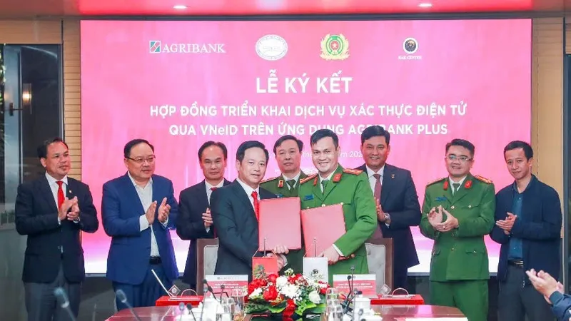 Agribank và Trung tâm RAR - Bộ Công an ký kết triển khai dịch vụ xác thực điện tử qua VNeID