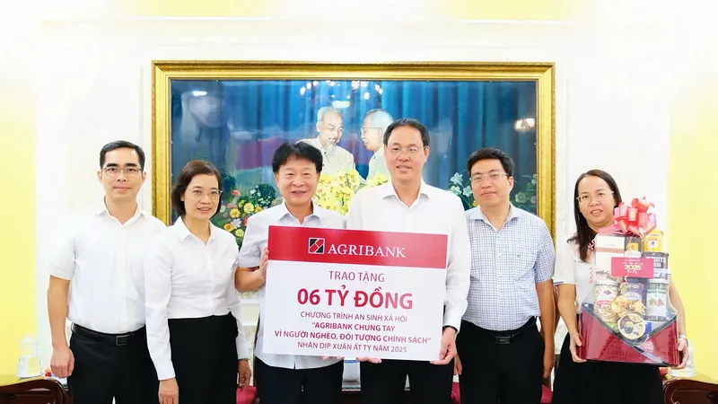 Agribank trao hàng ngàn phần quà tết cho người nghèo, đối tượng chính sách tại TPHCM