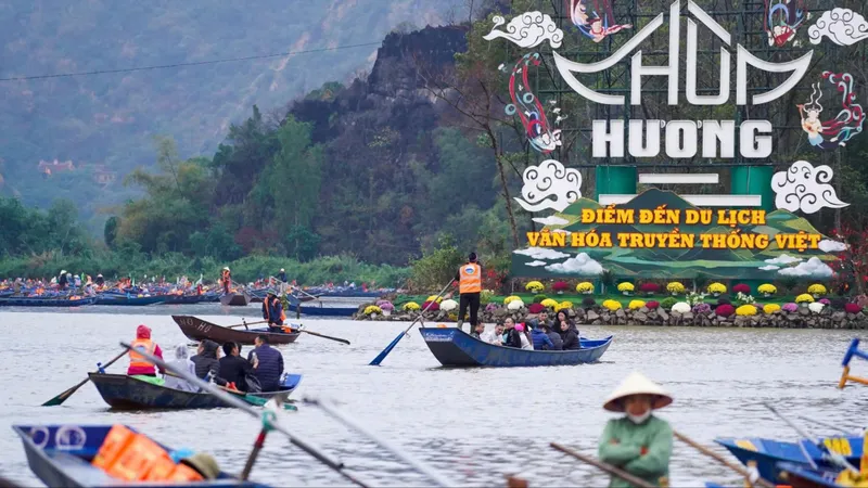 Miền Bắc tưng bừng hội xuân