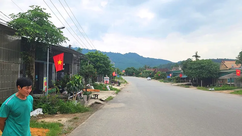 Vụ thi công nâng cấp quốc lộ 8A làm nứt nhà dân: Hoàn thành thi công thảm nhựa sau thời gian bị cản trở