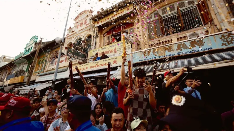 Nhộn nhịp lễ hội rằm tháng Giêng