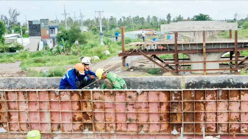 Rầm rộ những công trình trọng điểm - Bài 2: Hối hả đường vành đai, sôi động đường liên vùng