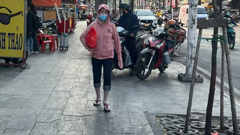 Đào xới làm mới vỉa hè: Để chỉnh trang đô thị đồng bộ