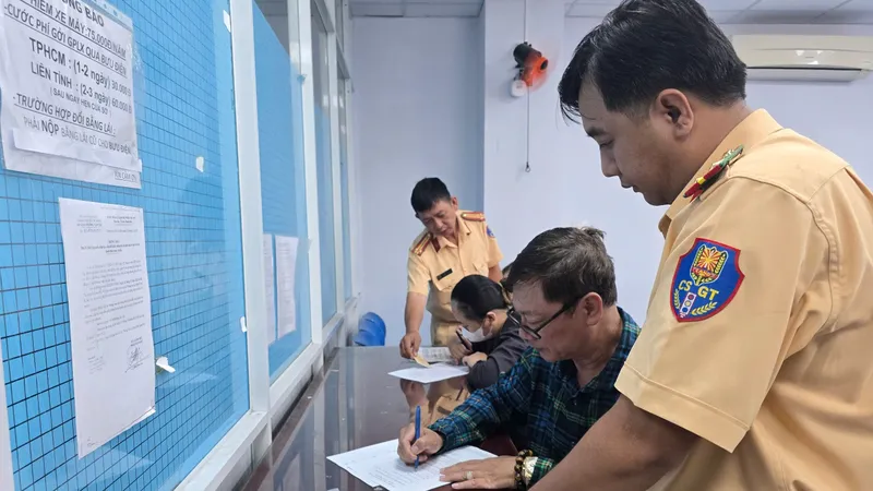 Thông suốt việc của dân
